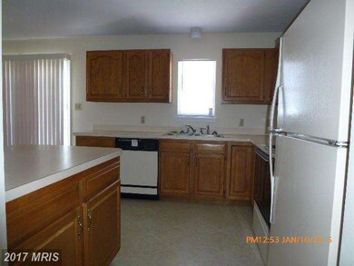 220 Libby Ann Dr, Bunker Hill, WV 25413 - photo 6