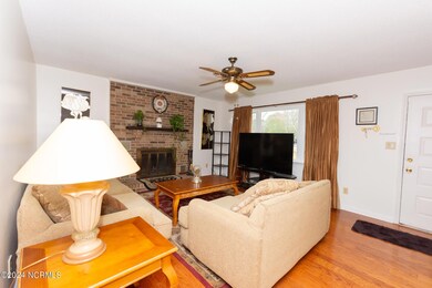 413 Cedar Ct, Jacksonville, NC 28546 - photo 5