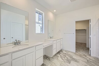 4304 Shirley Dr Owner's Suite Bathroom