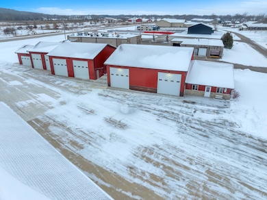 W4562 Lakepark Dr, Fond Du Lac, WI 54935 - photo 2