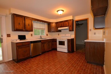 18 Yorktown Rd, Mountain Top, PA 18707 - photo 6
