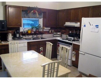 29 Squirrel Rd unit 1, Springfield, MA 01108 - photo 3