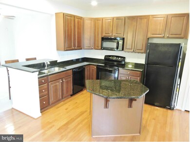 571 Lord Fairfax St, Charles Town, WV 25414 - photo 6