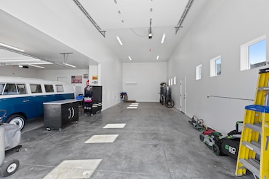 1624_W_ChandlerDr_MLS-30