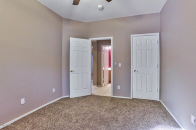 2626-E-Fremont-Dr-16