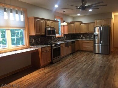 1041 Grindstone Cir, Everett, PA 15537 - photo 3