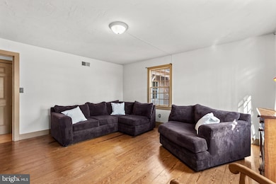 2472 Fairway Oaks Ct, Hampstead, MD 21074 - photo 2