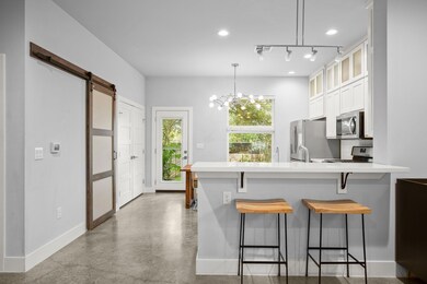 1220 Delano St unit B, Austin, TX 78721 - photo 6