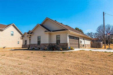 309 S Magnolia St, Pottsboro, TX 75076 - photo 2