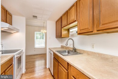 8764 Tamar Dr, Columbia, MD 21045 - photo 7