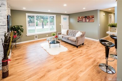 903 Center Rd, Everett, WA 98204 - photo 4