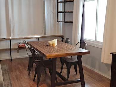 9 Prickley Pear Entry Table  Photo 04-02