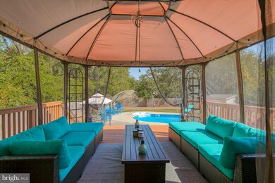 3507 Maple Ct, Falls Church, VA 22041 - photo 5