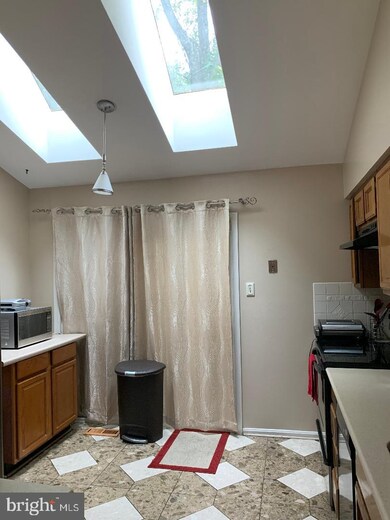 2605 Summer Hill Ct, Silver Spring, MD 20904 - photo 5