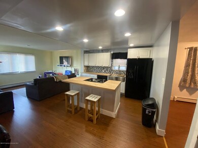 113 E Grove St, Scranton, PA 18510 - photo 2