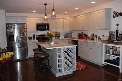 880 Fieldstone Trail, Easton, PA 18040 - photo 3