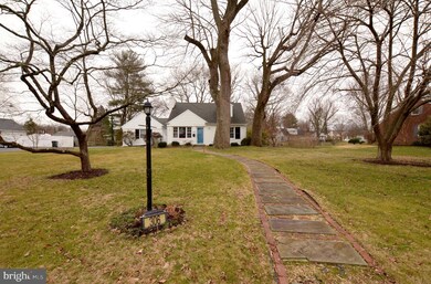 306 Marlyn Ln, Wallingford, PA 19086 - photo 2