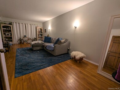 14-12 Waters Edge Dr, Flushing, NY 11360 - photo 5
