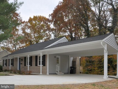 8813 Queen Elizabeth Blvd, Annandale, VA 22003 - photo 2