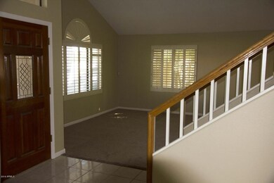 (5) Living Room
