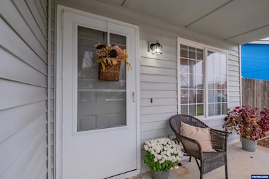 761 Hyacinth St, Independence, OR 97351 - photo 3