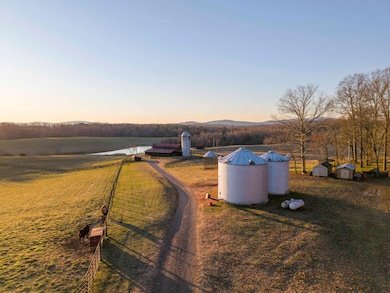 2427 S Blue Ridge Turnpike, Barboursville, VA 22923 - photo 4