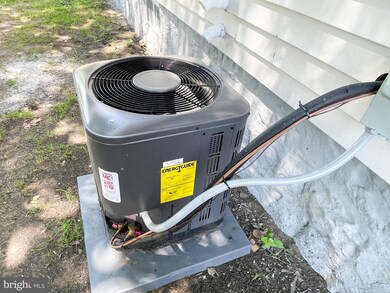 323 N Burlington St, Gloucester City, NJ 08030 - photo 4