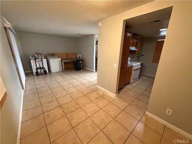 9240 Date St unit 9, Fontana, CA 92335 - photo 3