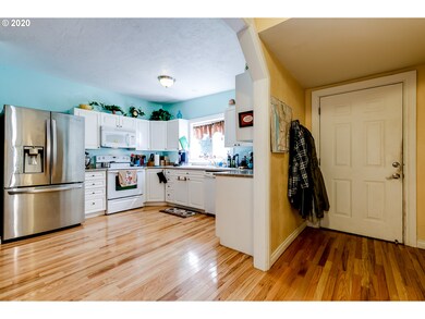 95228 Marcola Rd, Marcola, OR 97454 - photo 2