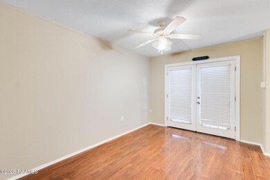 4-web-or-mls-1314 Dulles Dr F-2