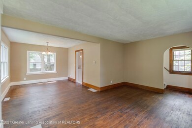 2120_E_Grand_River_JEFF-10