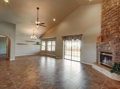 Great room from front door(13)