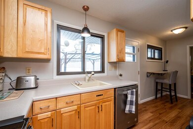 2854 Seely Ave SE, Cedar Rapids, IA 52403 - photo 5