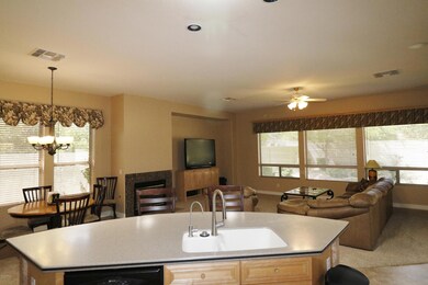 4 kitchen FR dine