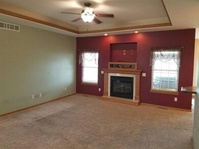 6721 Hoover Trail Rd SW, Cedar Rapids, IA 52404 - photo 4