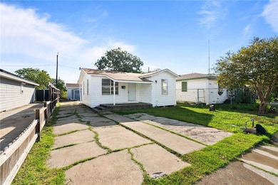 622 Airport Rd, Corpus Christi, TX 78405 - photo 2