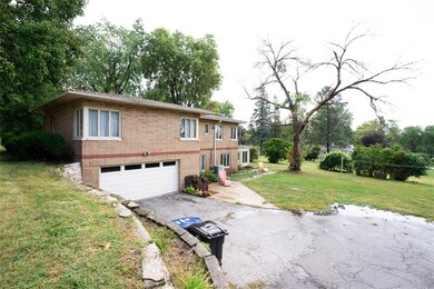 2230 E 29th St, Des Moines, IA 50317 - photo 3