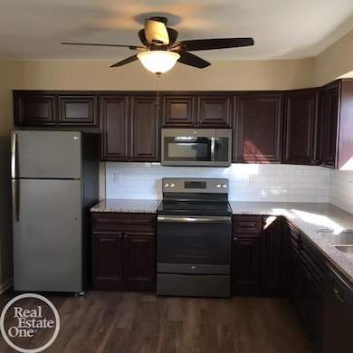 35867 Main St, New Baltimore, MI 48047 - photo 6