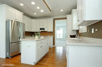 902 Hodge Ln, Batavia, IL 60510 - photo 6