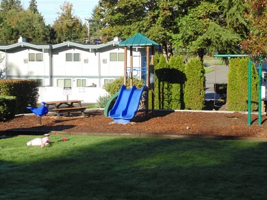 2314 S Pinebrook Ln, Des Moines, WA 98198 - photo 2