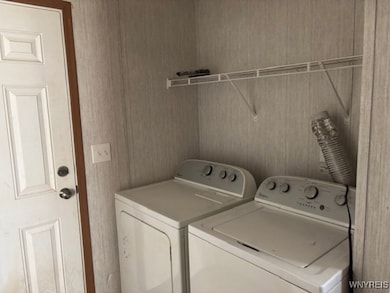 11156 Weaver Rd, Delevan, NY 14042 - photo 4