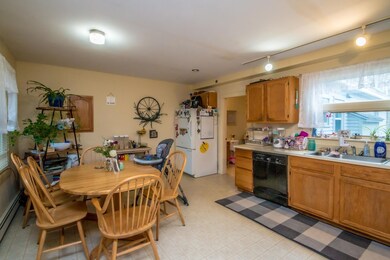116 Pleasant St, Conway, NH 03818 - photo 3
