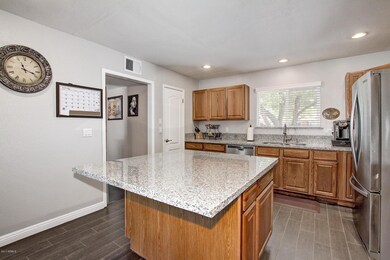 2052 E Elmwood St, Mesa, AZ 85213 - photo 3