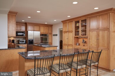 8803 Fox Hills Trail, Potomac, MD 20854 - photo 5