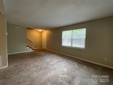 8913 Hunter Ridge Dr unit 8913, Charlotte, NC 28226 - photo 3