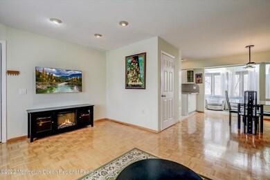 11-Family Room