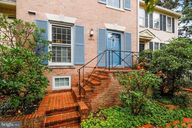 10913 Wickshire Way, Rockville, MD 20852 - photo 2