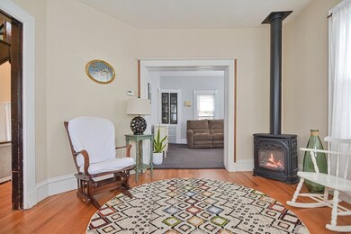22 Dell St, Somerville, MA 02145 - photo 4