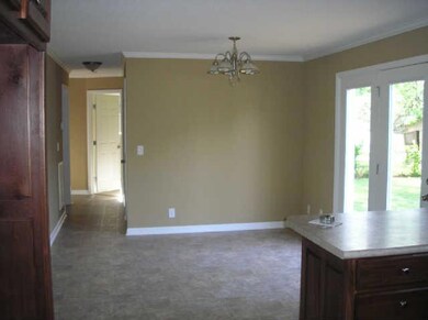 Eat-in Area from Kitchen