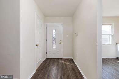 8342 Shady Grove Cir, Manassas, VA 20110 - photo 3